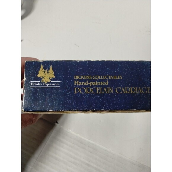 Dickens Collectables, Hand-Painted‎ Porcelain Carriage in Original Box - Picture 4 of 8